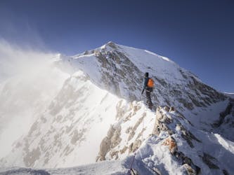 Sali sul Vihren Peak attraverso la sua cresta alpina più bella